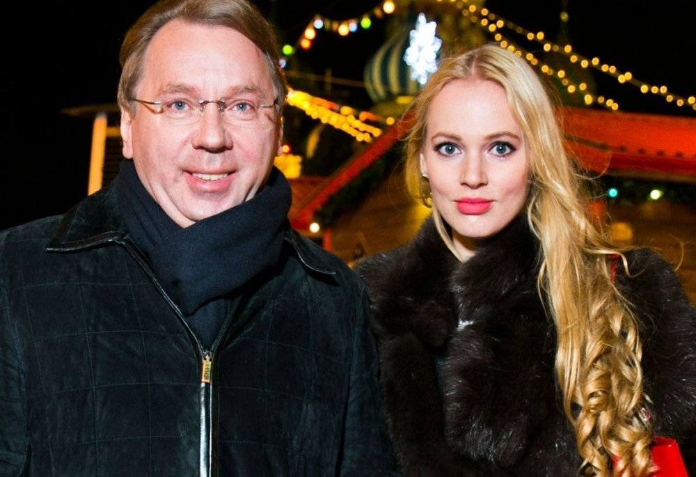 Жена бывшего управляющего