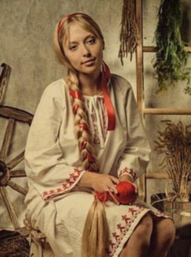 Конечно, это не Ольга. Но похожа на нее.  Яндекс-картинки.