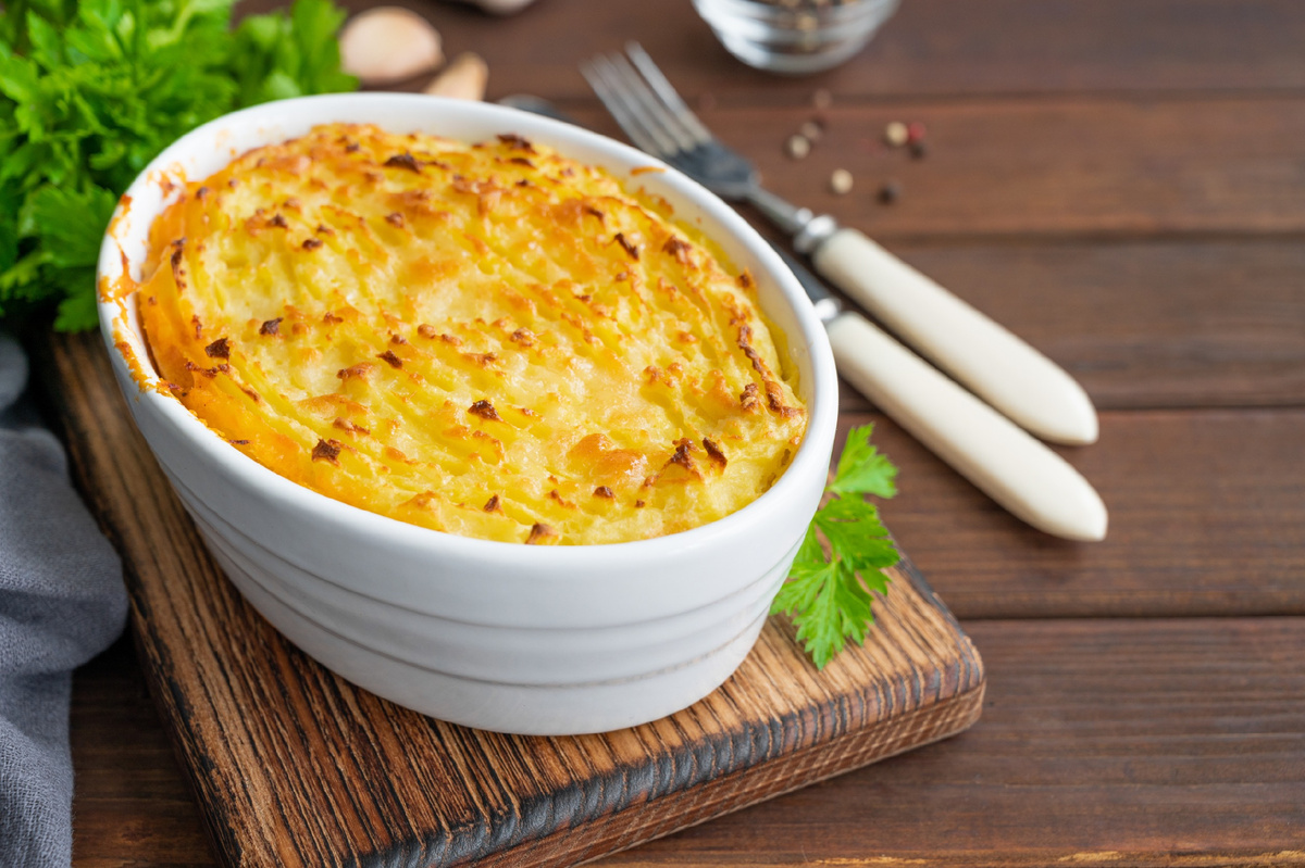 7 рецептов КАРТОФЕЛЬНЫХ ЗАПЕКАНОК 1. Картофельная запеканка с сосисками и сыром Ингредиенты | VK