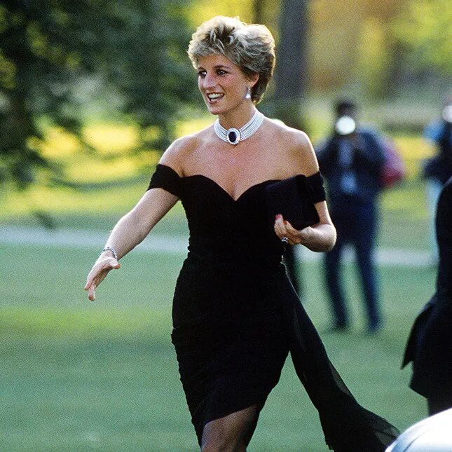 Принцесса Диана в маленьком чёрном платье