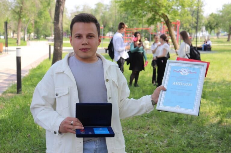    Семен Нисмиянов из Бузулукского района награжден почетным знаком «Горячее сердце» Кристина Просвиркина