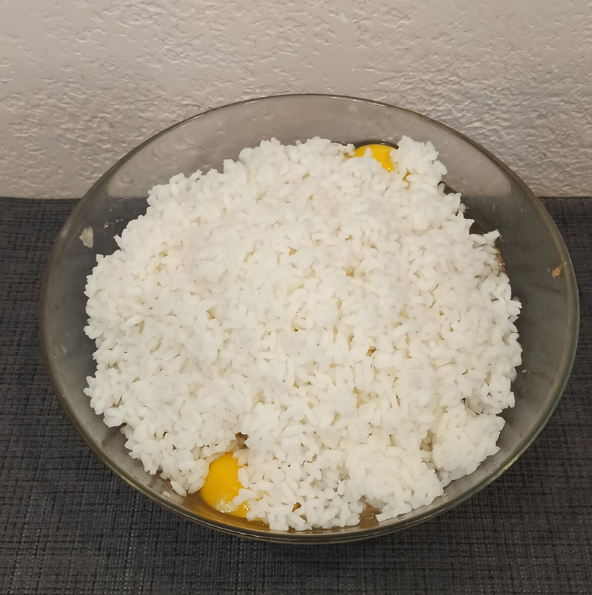 Мясные ежики из фарша и риса запеченые в духовке в сметанном соусе ...