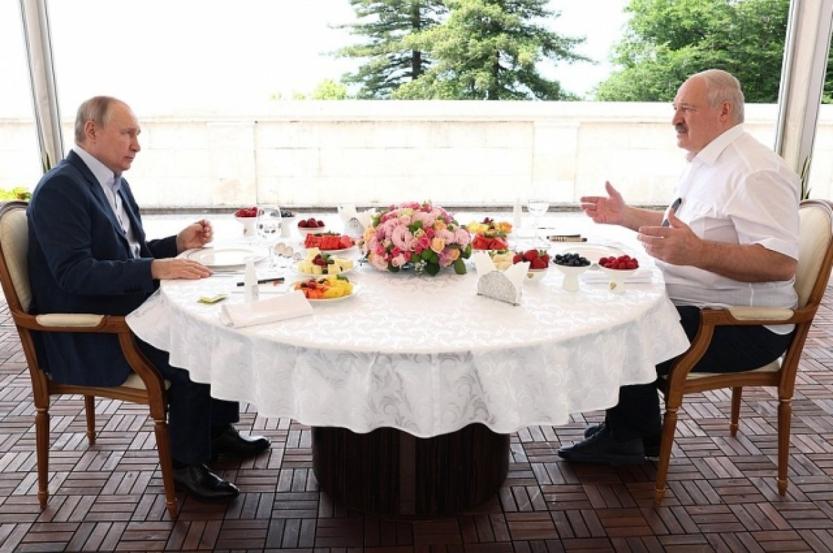    Лукашенко предупредил о безуспешных попытках вбить клин между ним и Путиным