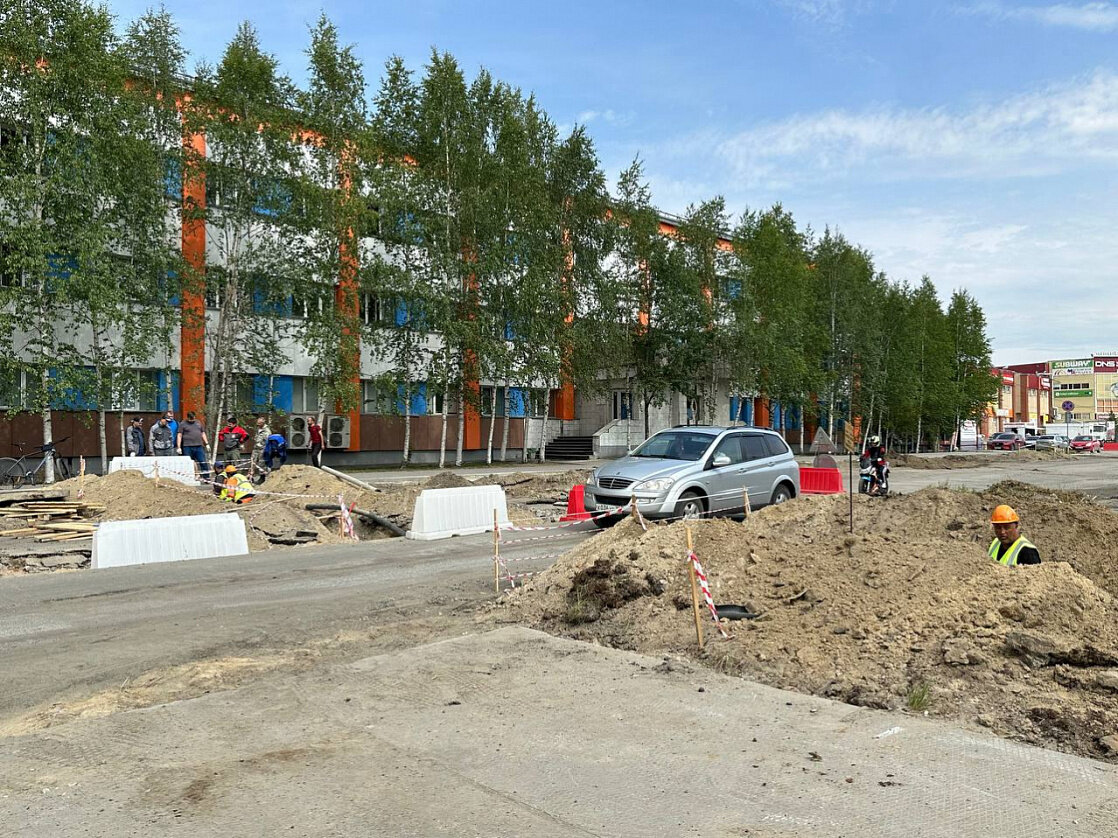   Капитальный ремонт улицы Привокзальной в Сургуте идет полным ходом