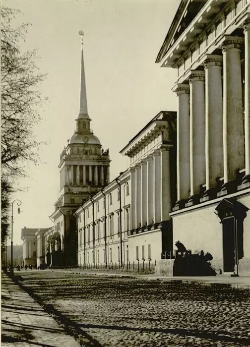 Адмиралтейский проезд