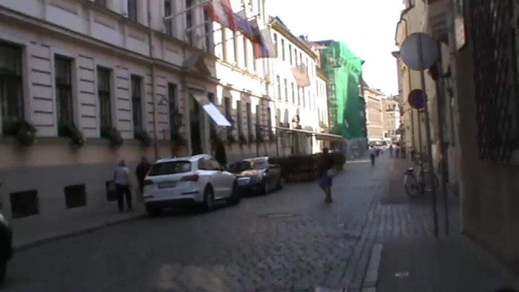 Та самая "контора". Личное фото 2018 г. Дом за уличной кафешкой.