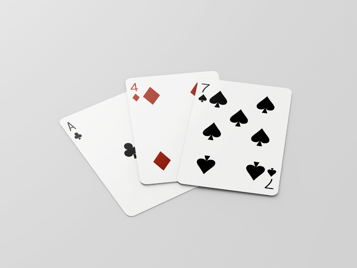 Тройка семерка туз червей. Игра в карты на четверых. Карта игра 1 фото. Масти в картах. Карты 4 туза.