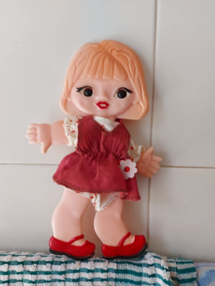 К сожалению, на игрушке никаких опознавательных знаков... И не понятно - это СССР или все-таки зарубежное производство?