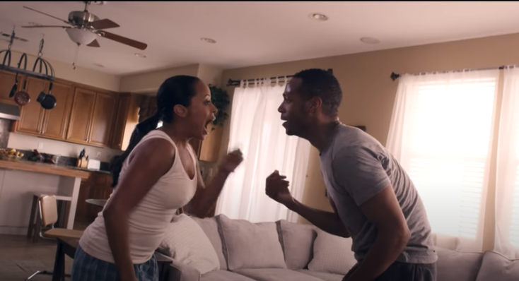 Кадр из фильма "Дом с паранормальными явлениями"