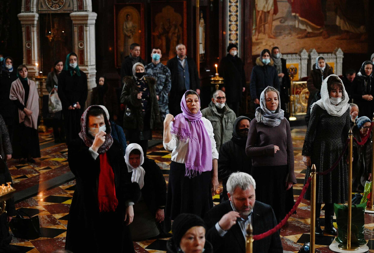 Может ли женщина-христианка не покрывать свою голову во время молитвы дома?  | Господи, помоги! Православие | Дзен