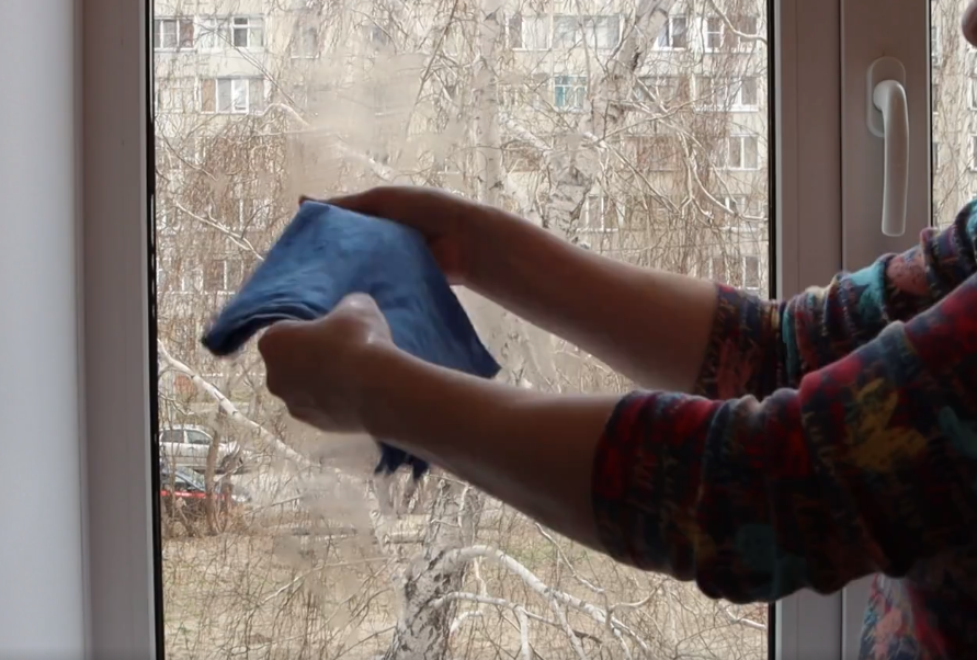 Отмыть окна без. Отмыть окна от наклеек на стекле. 5000 Для отмытия окон. Чем отмыть оконные рамы.