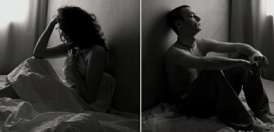 Человек в раздумьях после расставания