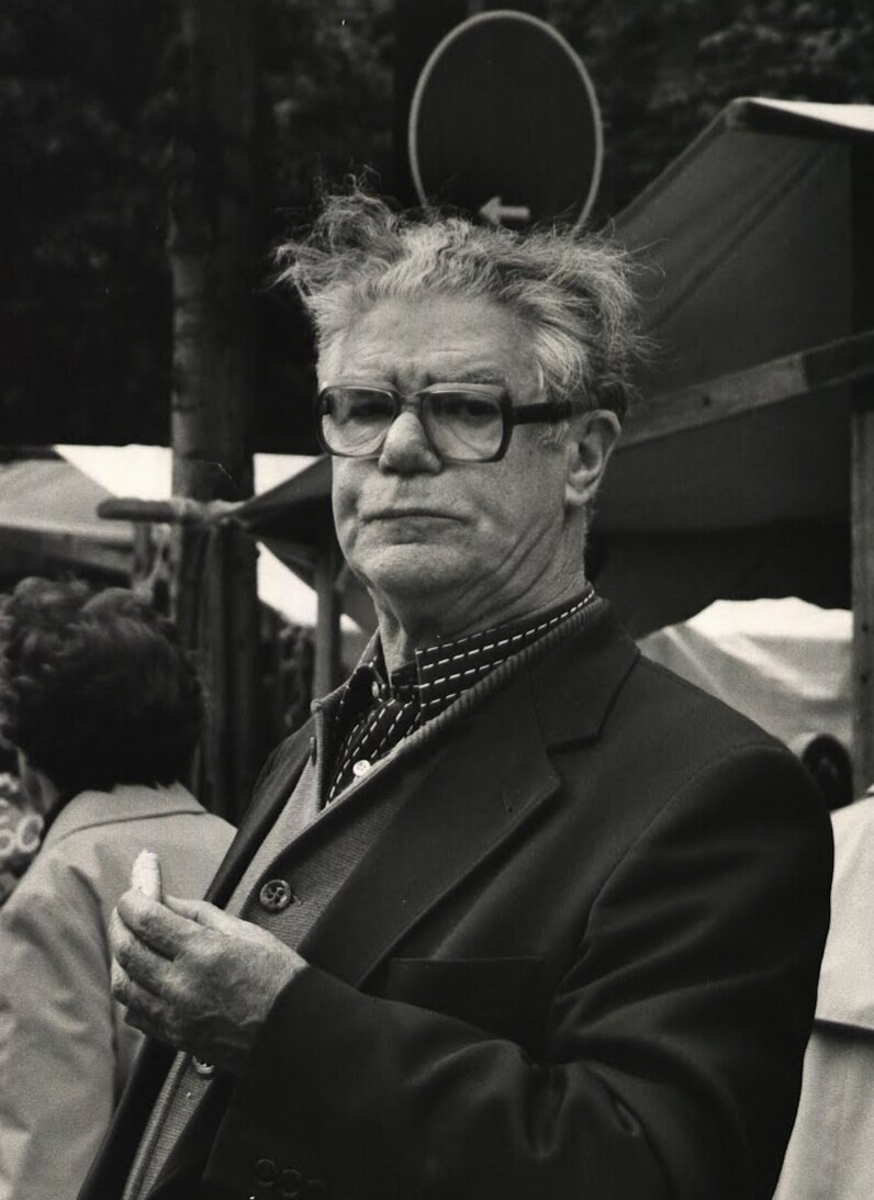 Приблизительно так выглядел создатель сахарных стиков. Точное фото в интернете я найти не смогла