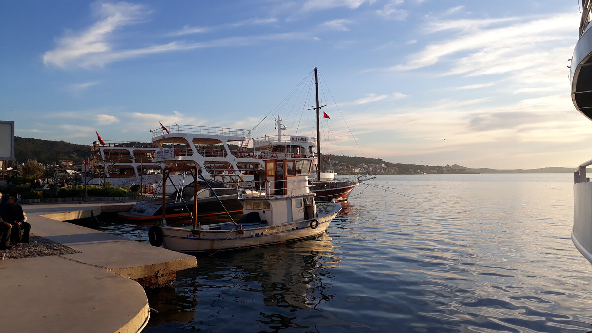 Набережная Айвалыка