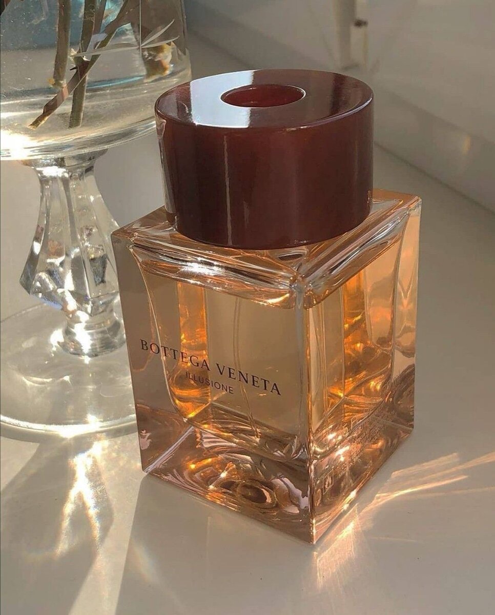 Эти 5 красивых изысканных ароматов сейчас можно приобрести в Л'Этуаль с хорошей скидкой