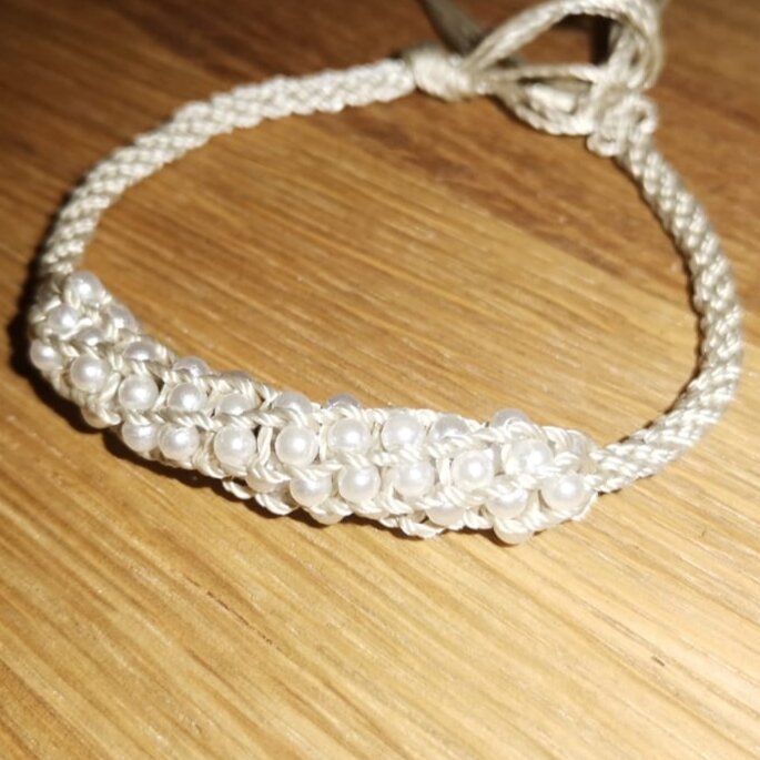 Браслет в технике Кумихимо