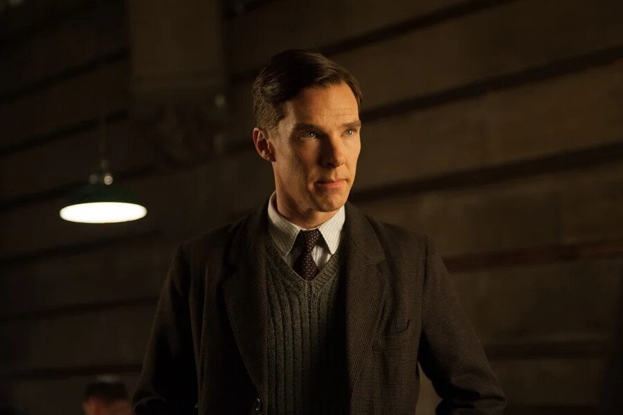 Бенедикт Камбербэтч в роли Алана Тьюринга. Кадр из фильма "Игра в имитацию". Изображение взято из свободных источников