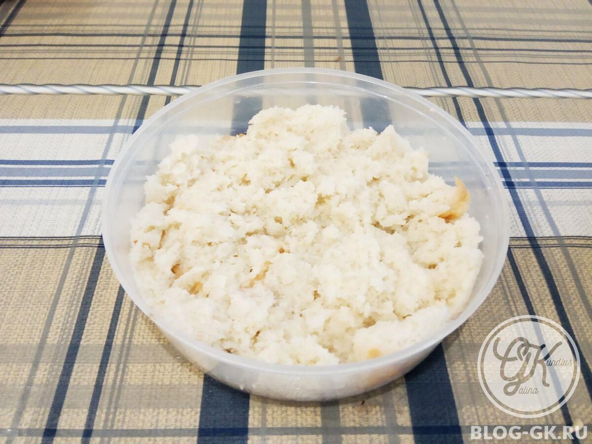 Ломтики батона размоченные в молоке