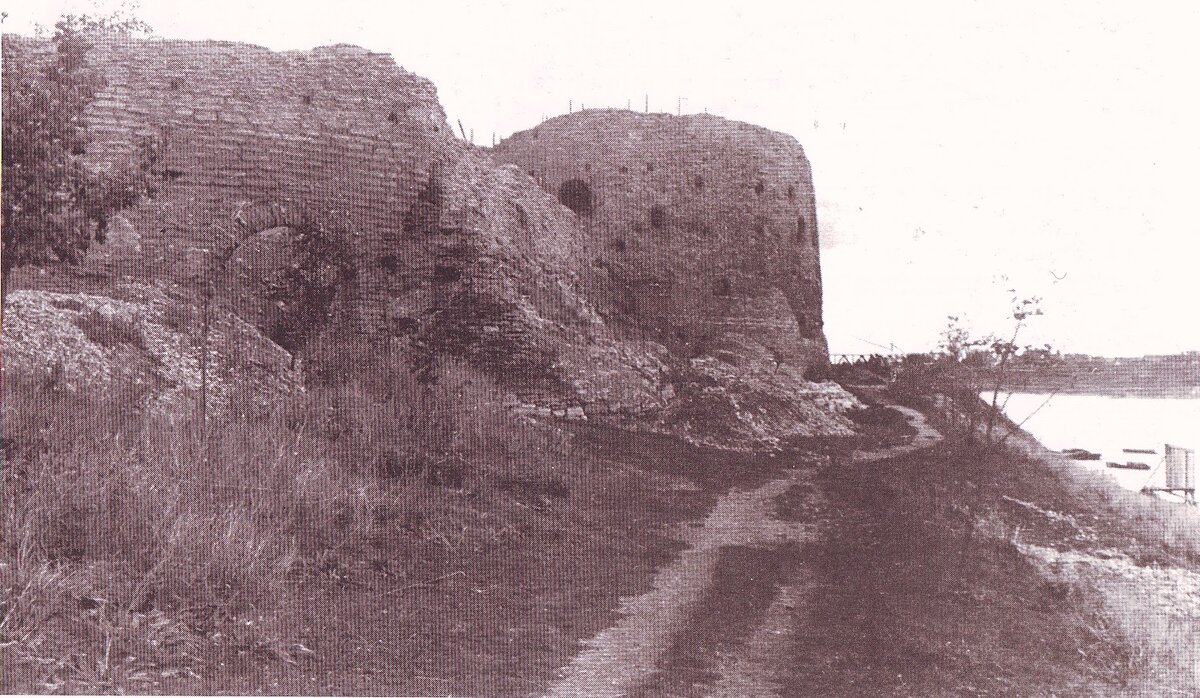 Разрушенная Покровская башня