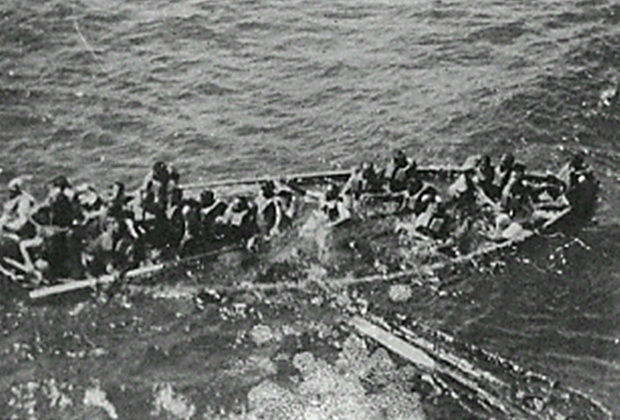 Шлюпка с пассажирами «Тилавы»