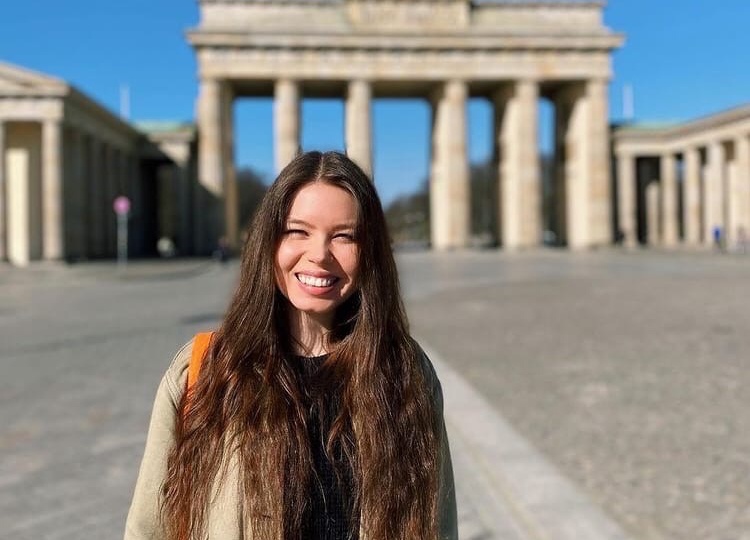 Сдала отрицательный тест на Covid-19 и улетела в Германию