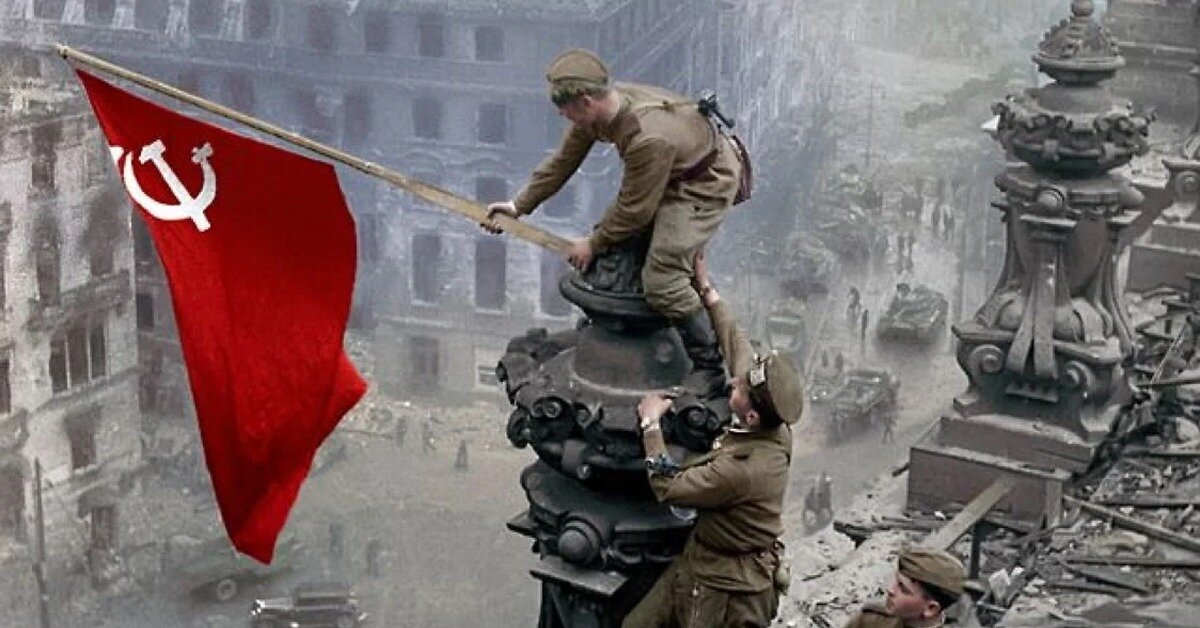 Яндекс-фото. Знамя победы над Рейхстагом в 1945