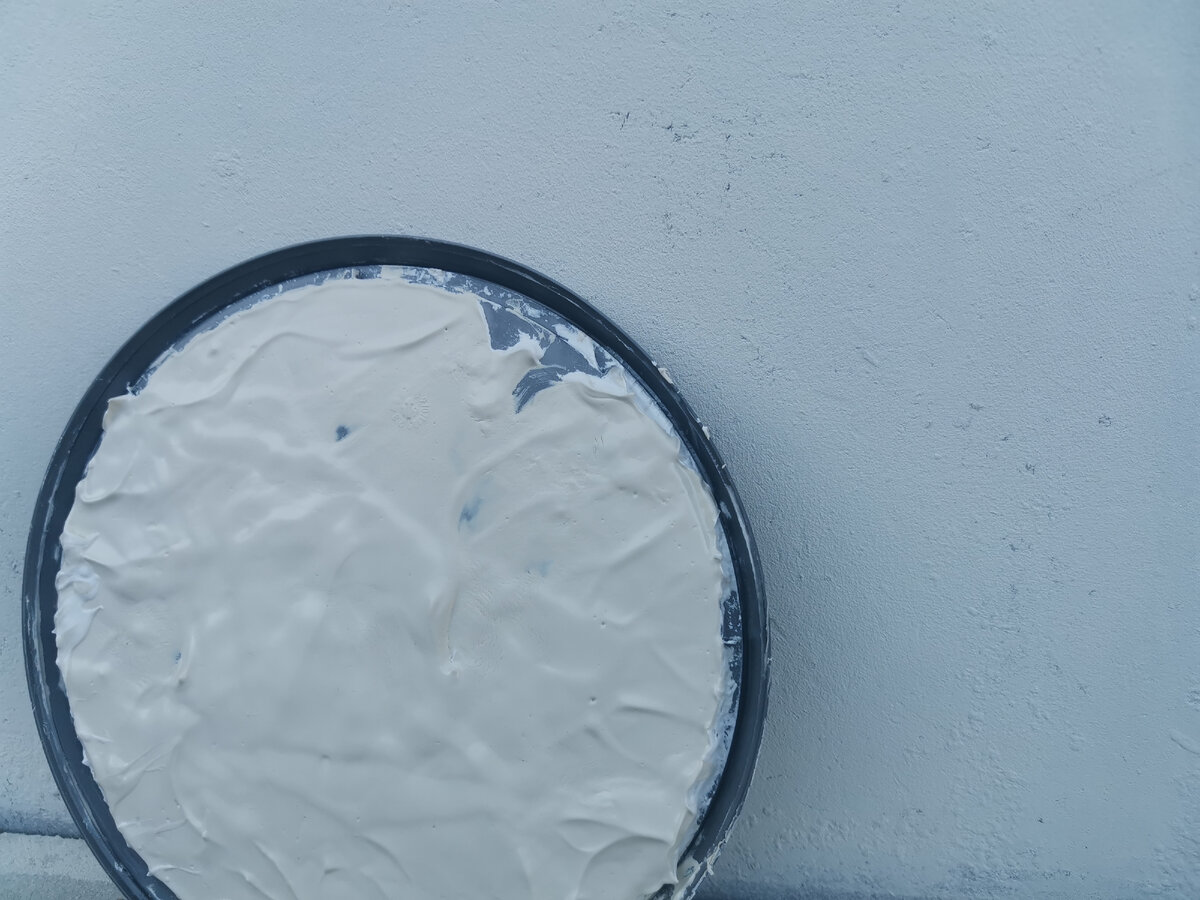 Это нам уже нужную краску намешали (на крышке) 