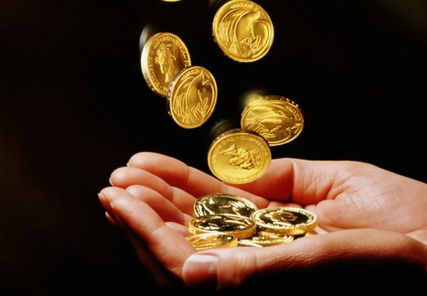 С 12-го по 20-ое Мая месяца текущего года обязательно Положите у окошка двенадцать золотых монет: Мощный Заговор на кошель.