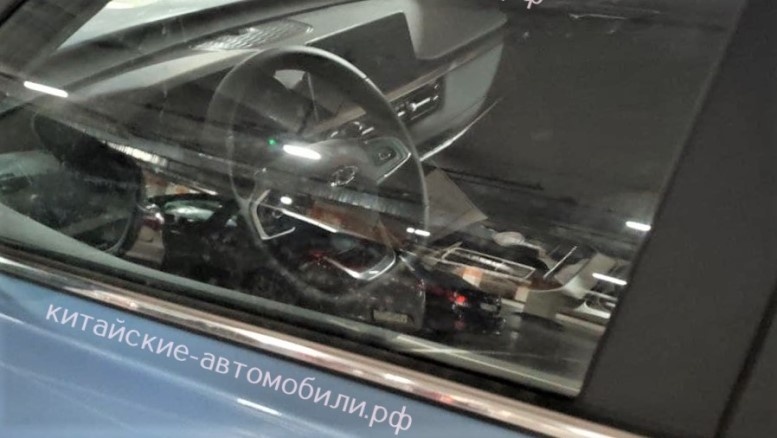 На фото: салон электрического кроссовера Chery Tiggo e