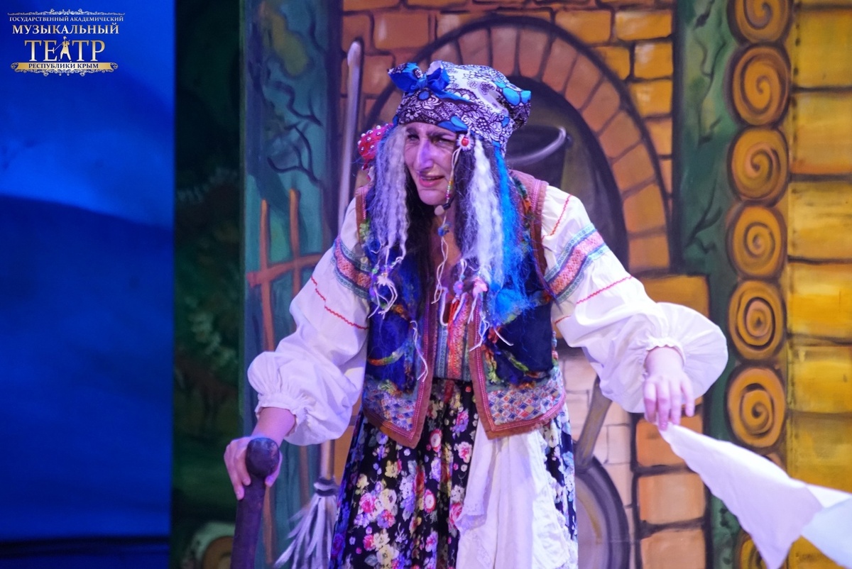 Музыкальная сказка «Поди туда - не знаю куда, принеси то - не знаю что!». Фото со спектакля