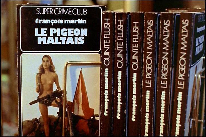 Роман "Мальтийский голубь" - явный намек на "Мальтийского сокола" Д.Хэммета...