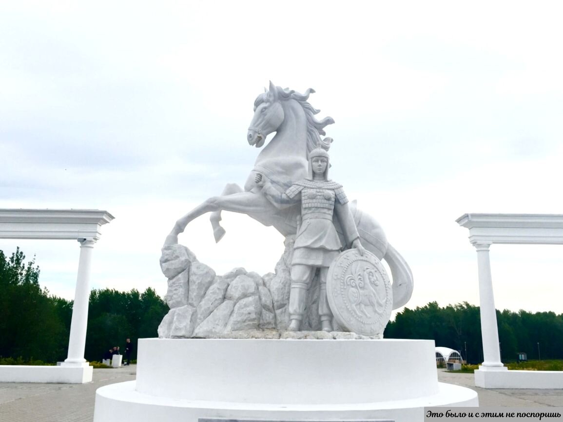 Памятник амазонке поволжской части Сувара в парке «Амазония» (г. Чебоксары). Картинка с ресурса http://parkamazonia.ru/sculpture_alley