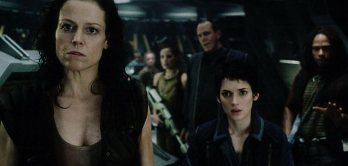 Чужой 4 реклама. Чужой 4 реклама. Сигурни уивер чужой 4. Чужой 4 воскрешение клон рипли. Чужой воскрешение рипли.