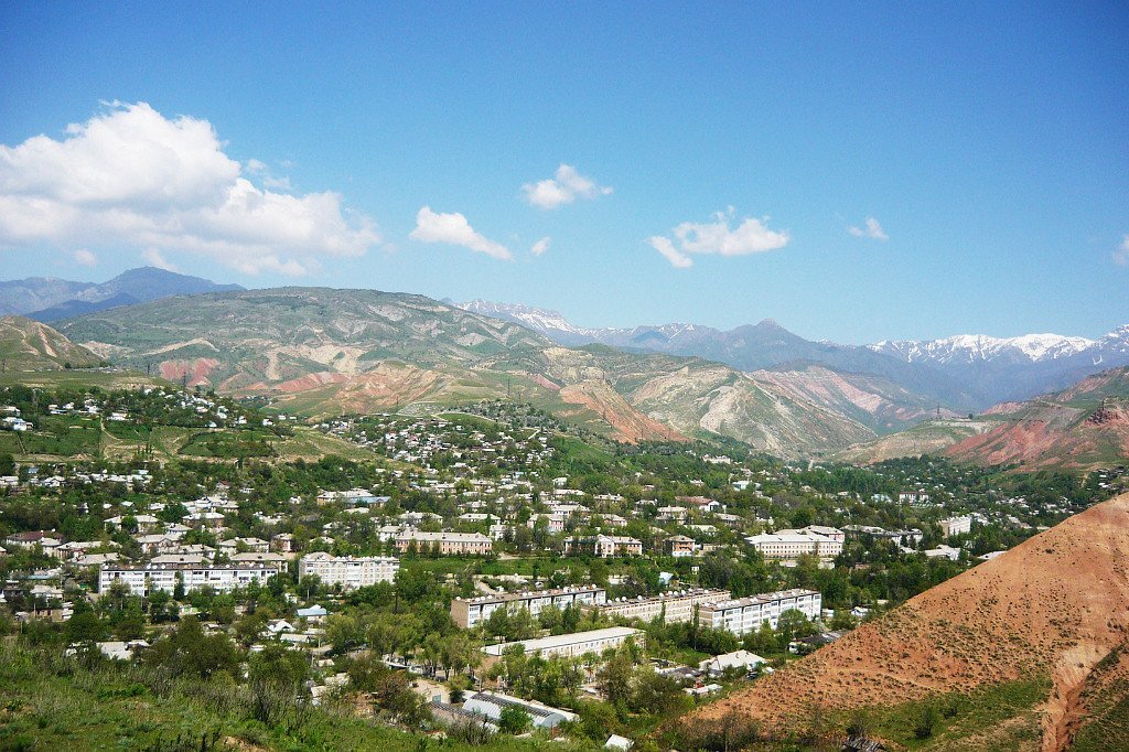 майли-сай киргизия горы. город майлуу-суу киргизия. горы майлуу суу. западный горно-химический комбинат, майлуу-суу, киргизия. западный горно-химический комбинат майлуу-суу кыргызстан.