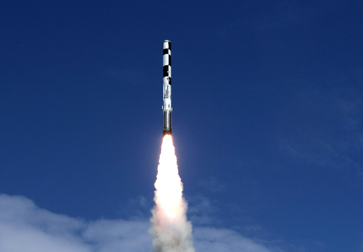 Старт ракеты сухопутного комплекса на базе российско-индийской разработки "БраМос". На скорости 2-2.8 Маха он точечно поражает цели на расстоянии до 450 км ( "Брамос-ЕР") Фото eurasiantimes.com