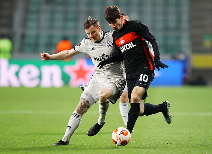 Бакаев  - игрок забивший гол.       фото: картинки  яндекса. 