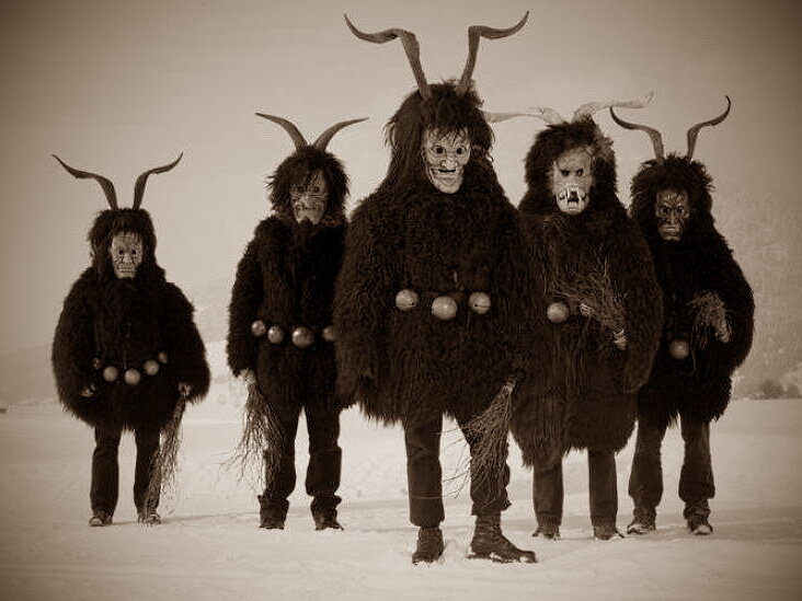 Святочные костюмы