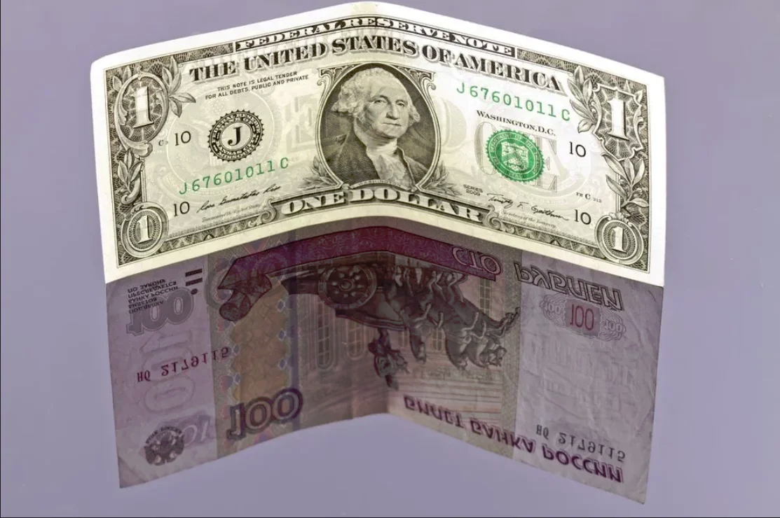Сто долларов в рублях россии