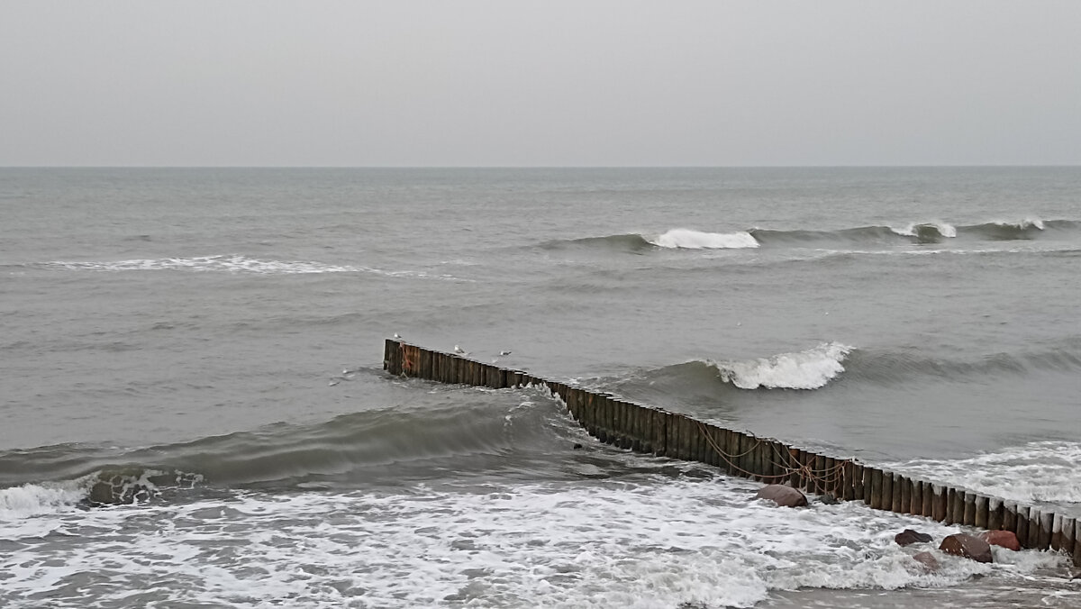 Зимнее море - серое море...