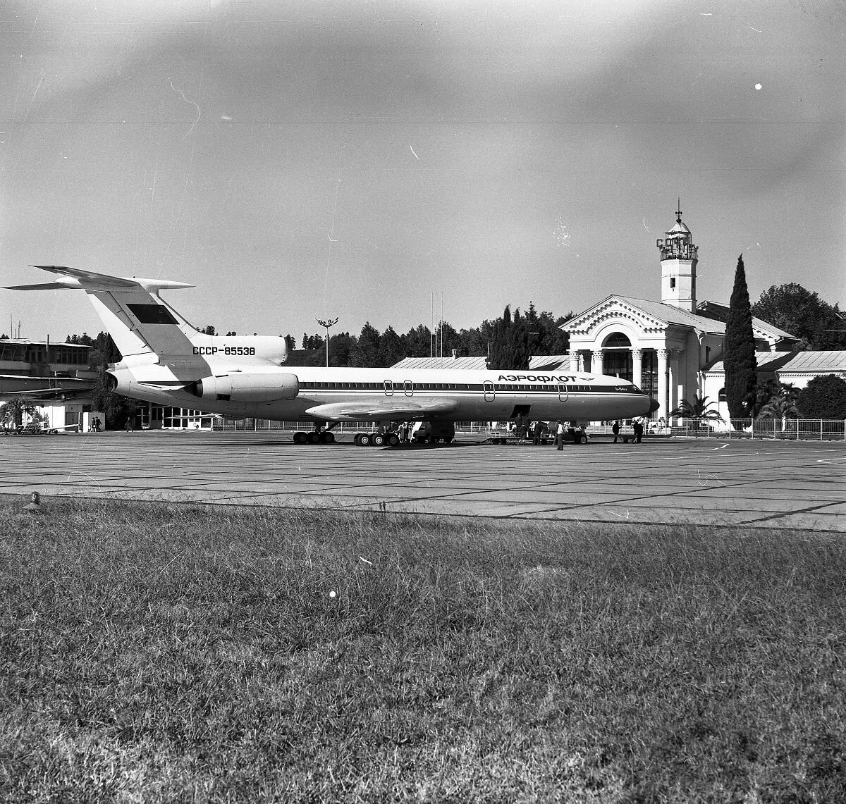 Минский Ту-154Б-2 СССР-85538 в аэропорту Сочи, конец восьмидесятых годов. Источник: pastvu.com, пользователь ivk70.