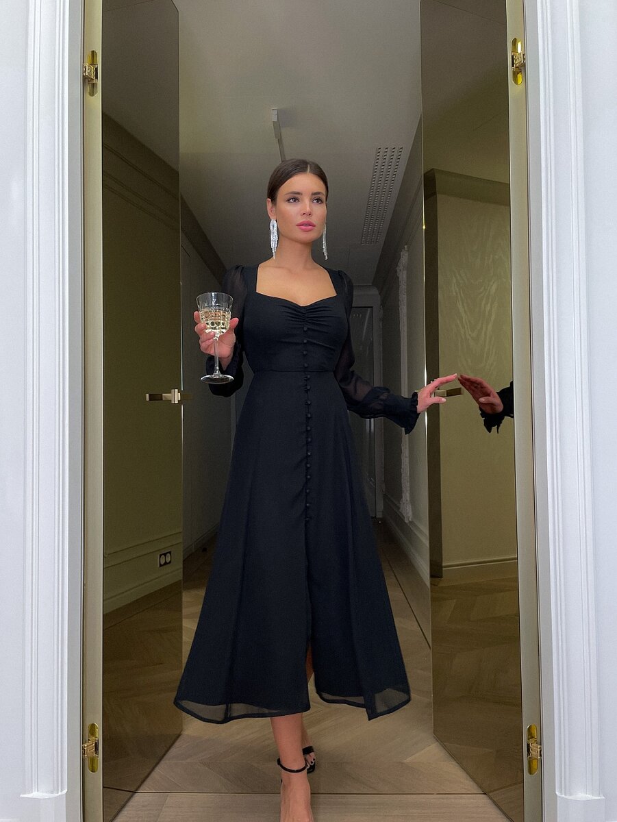 Платье Мэйси, 6500 рублей. 25% вискоза, 75% полиамид.