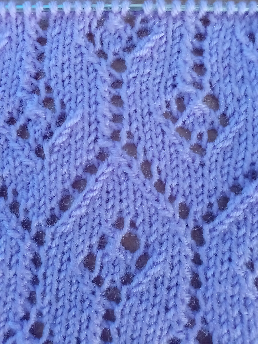 Узор среднего уровня сложности.Схема всегда должна лежать на глазах.