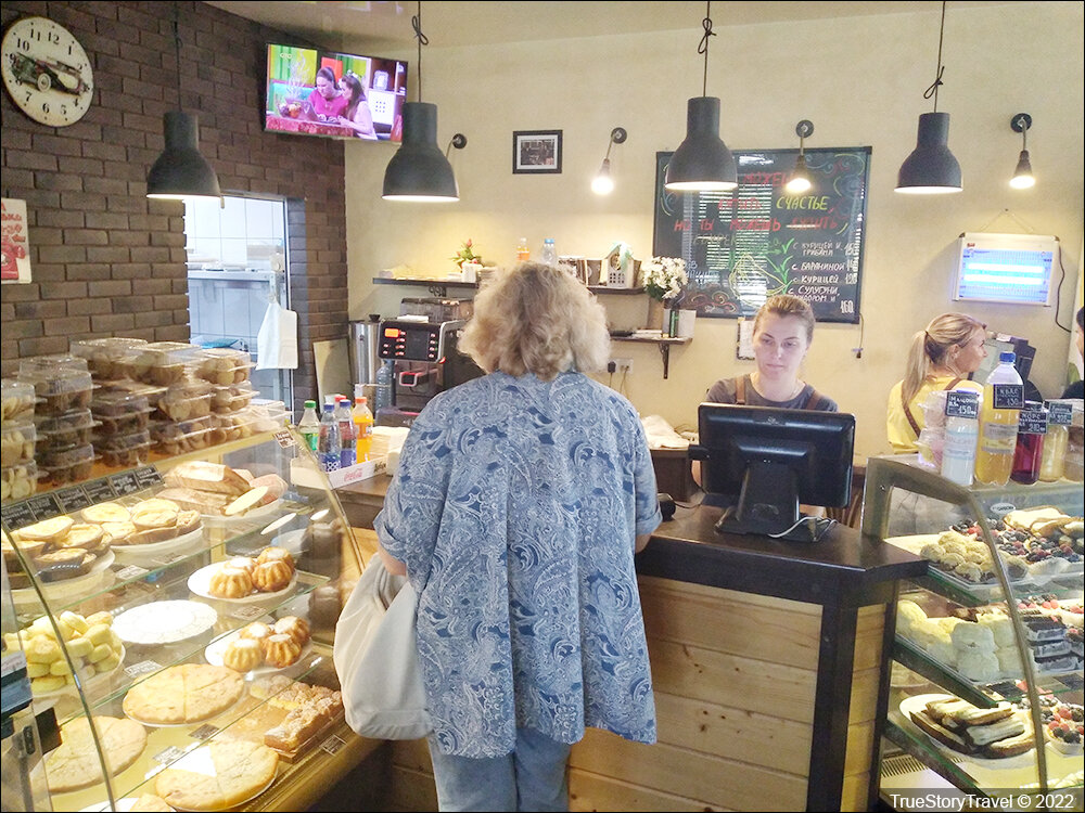 Тамбов - Зашли в местную пирожковую. Есть всё - и даже пельмени