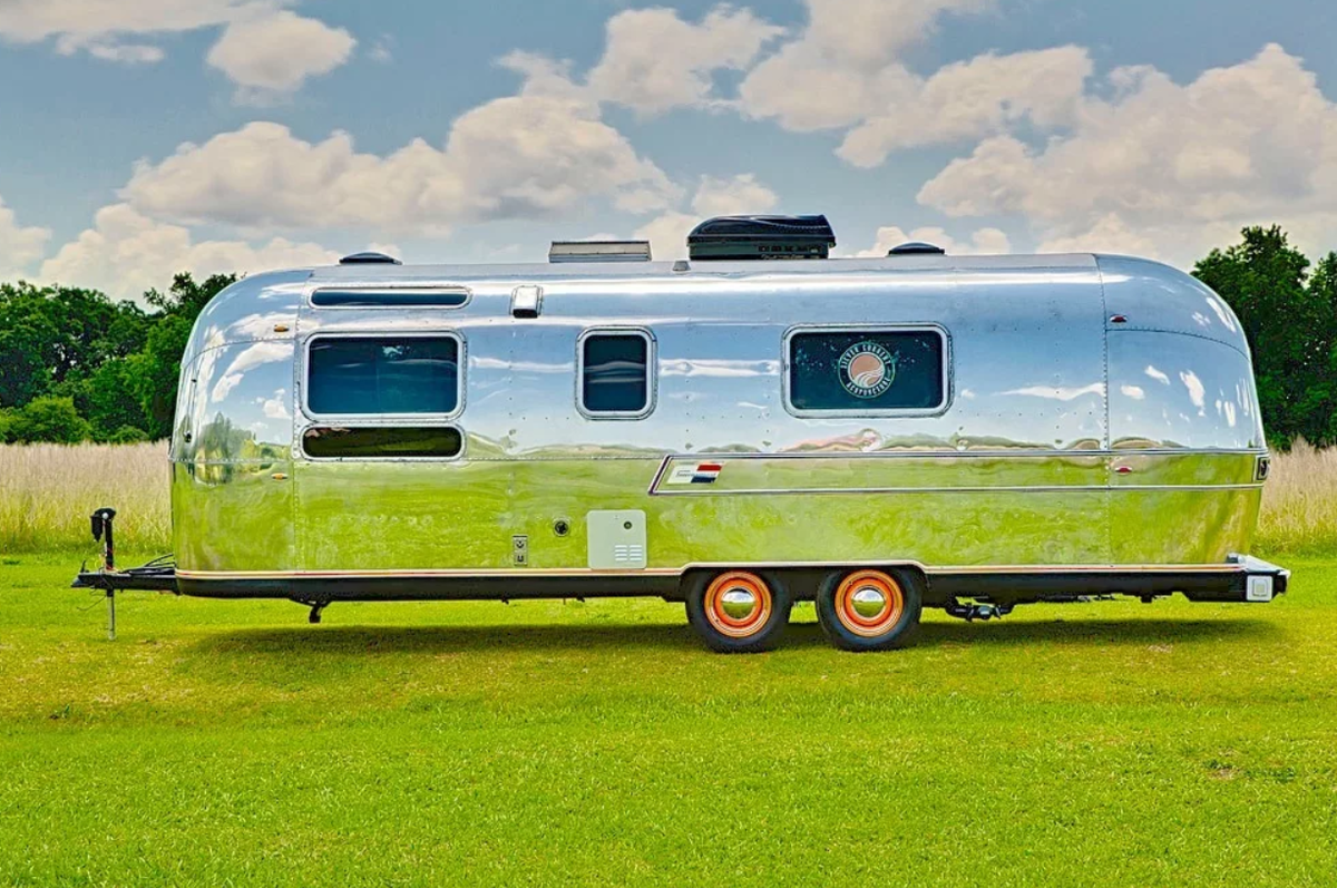 Trailer de. Автодом Airstream. Прицепы Airstream 1970. Кемпер Airstream. Airstream 1967.