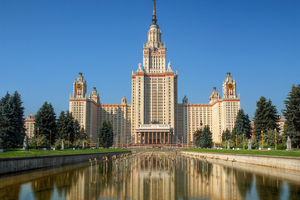     МГУ откроет 1 сентября новый суперкомпьютер мощностью 400 петафлопс. Это третий по мощности компьютер в мире