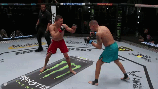 Рико Дисчулло побеждает Хантера Азуре "добиванием Халка"