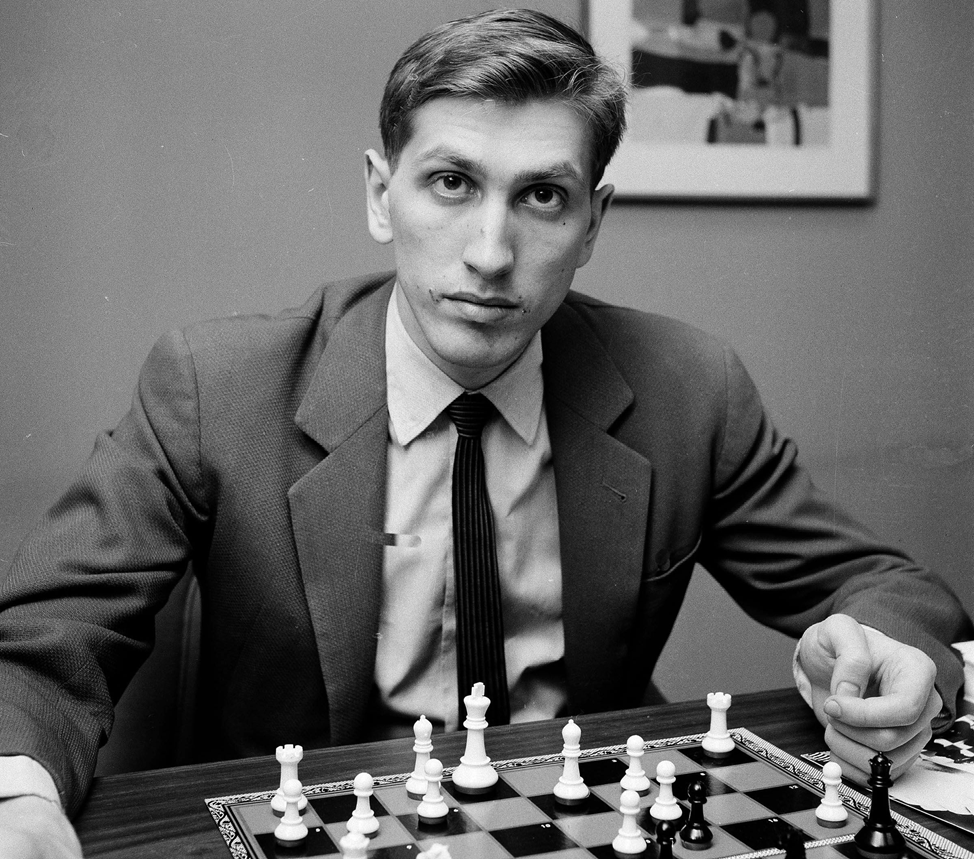 Роберт Фишер стал 11 чемпионом мира по шахматам 1 сентября 1972 года в столице Исландии Рейкьявике было объявлено о завершении матча за звание Чемпиона мира по шахматам между действующим чемпионом,...-2