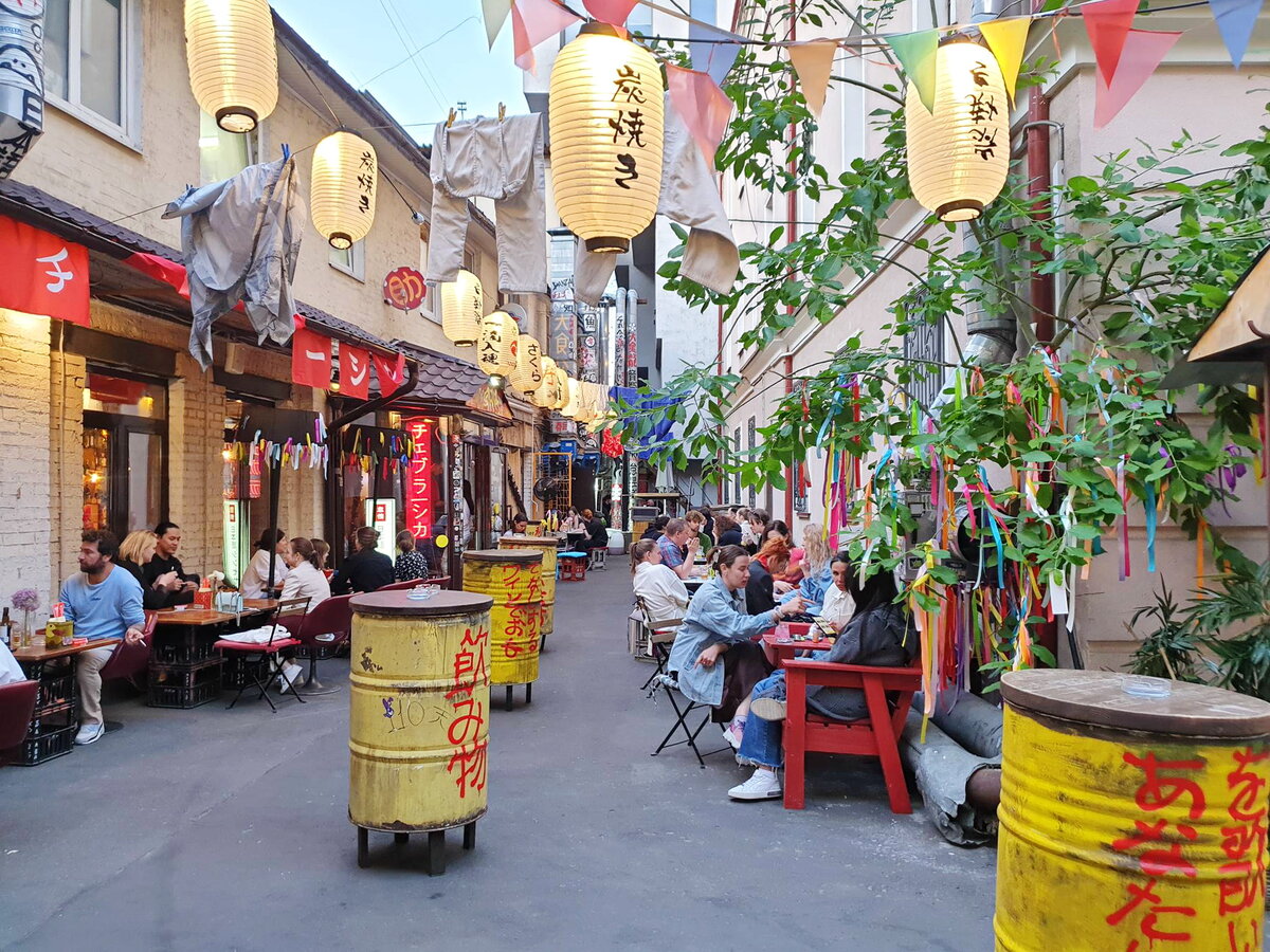 Общий двор "Русалочки" и "Тебураси"