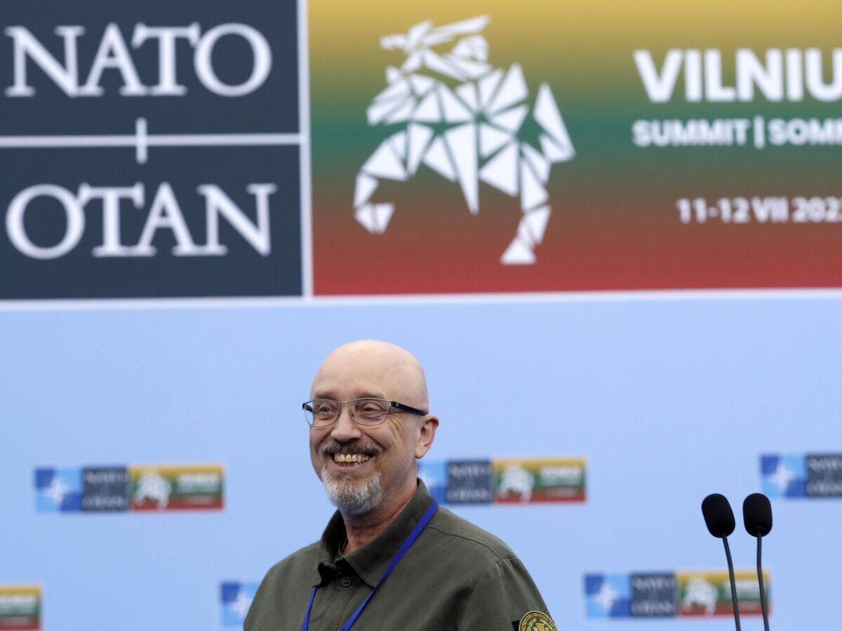    Министр обороны Украины Алексей Резников на саммите НАТО в Вильнюсе© AP Photo / Mindaugas Kulbis