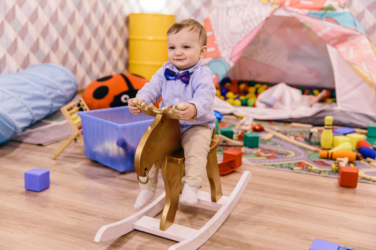 Возраст детей был около года и младше. Поэтому игровая зона должна была быть безопасной.